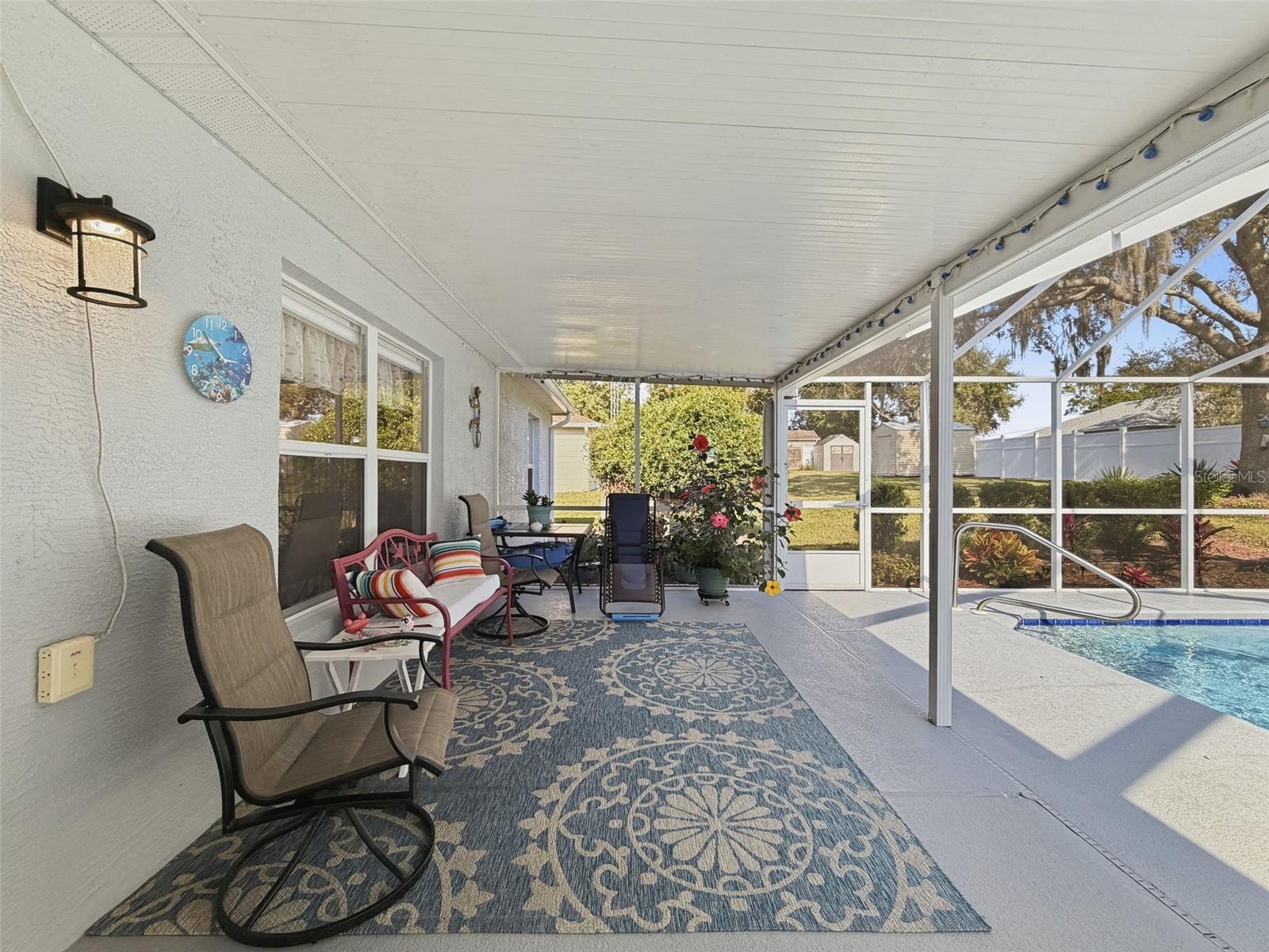 Listing photo id 28 for 2370 Bonkirk Avenue