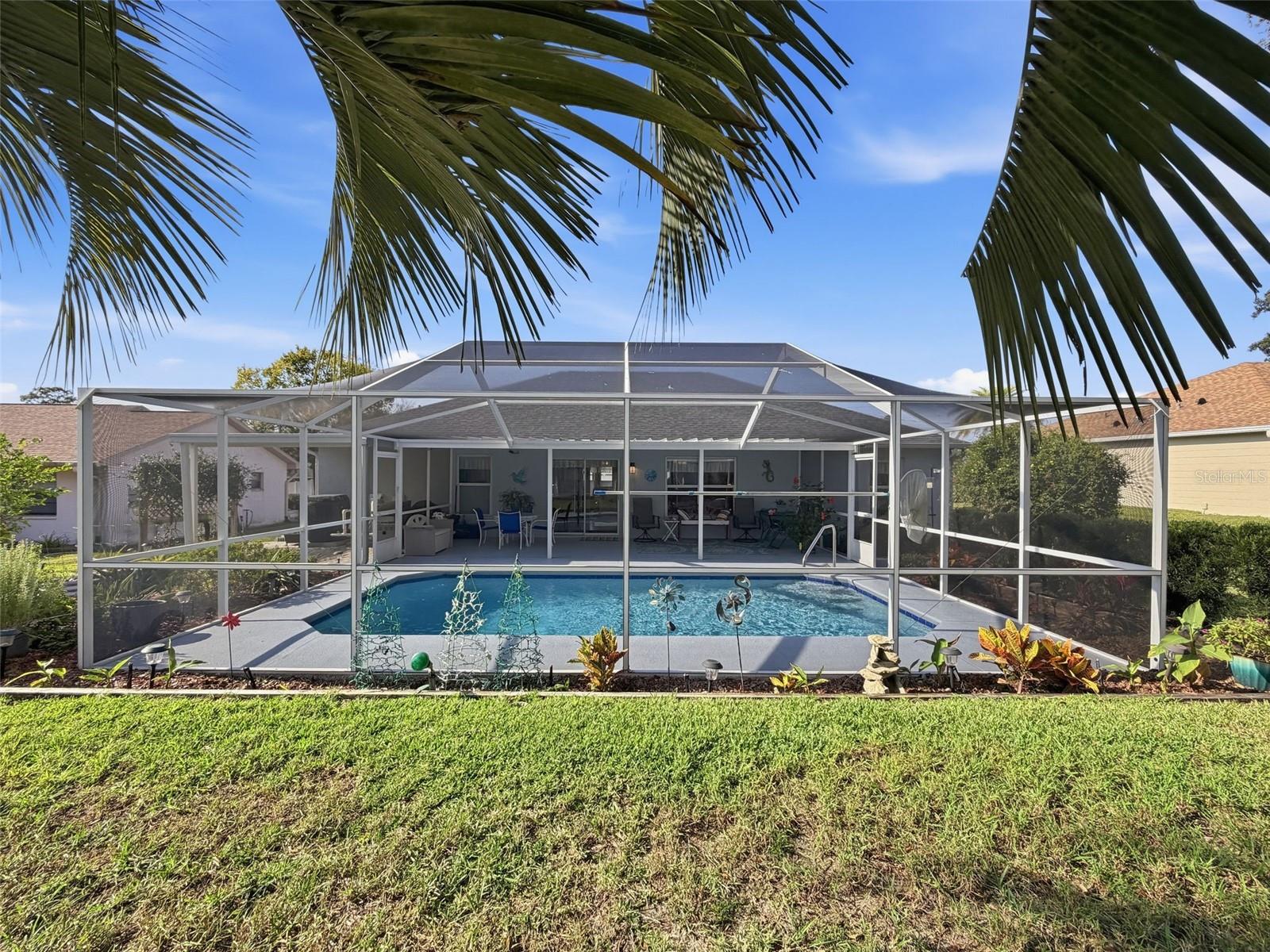 Listing photo id 36 for 2370 Bonkirk Avenue