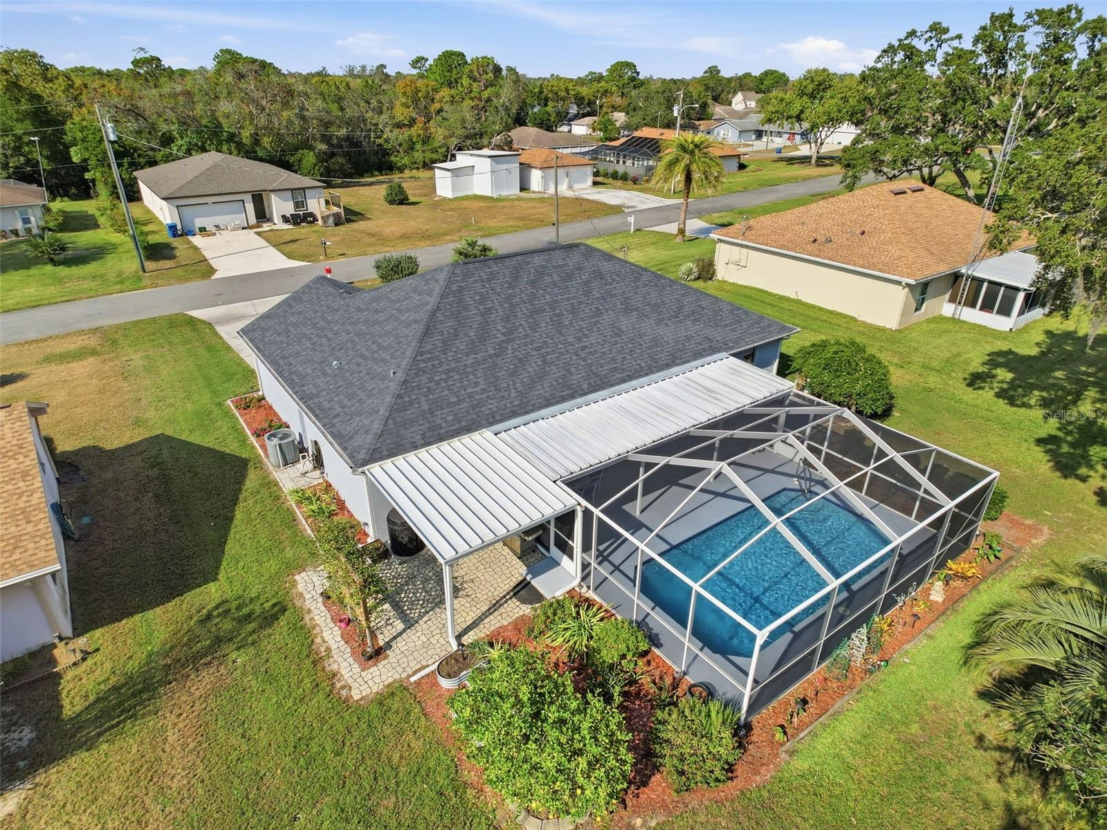 Listing photo id 40 for 2370 Bonkirk Avenue