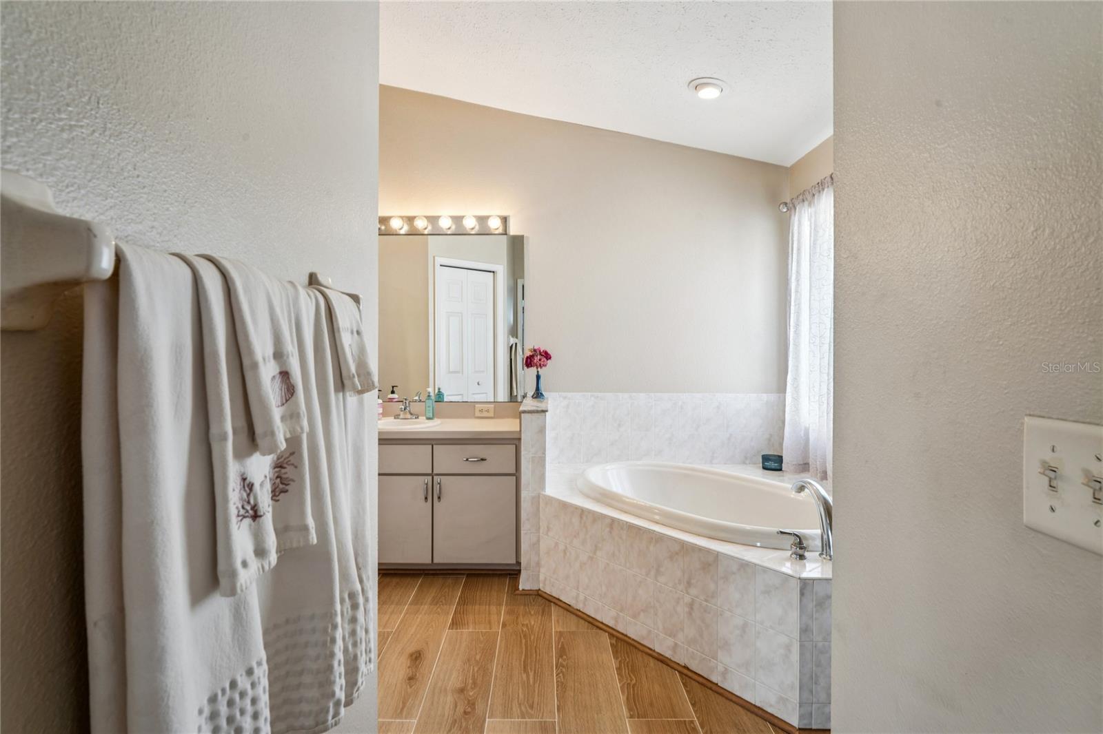 Image 18 of 44 For 7818 Fashion Loop