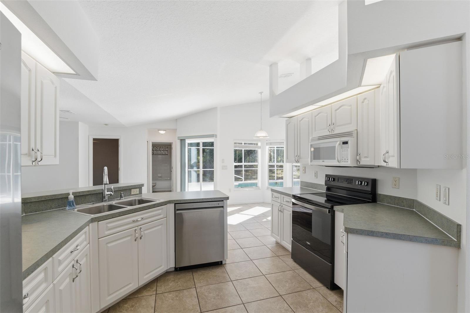 Image 14 of 68 For 4930 Pinto Loop