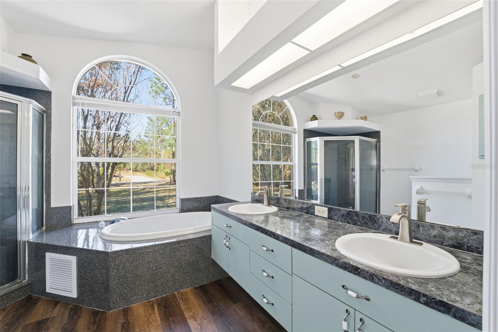 Image 22 of 68 For 4930 Pinto Loop