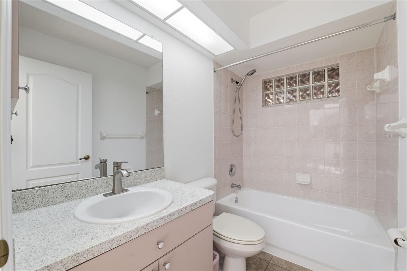 Image 25 of 68 For 4930 Pinto Loop