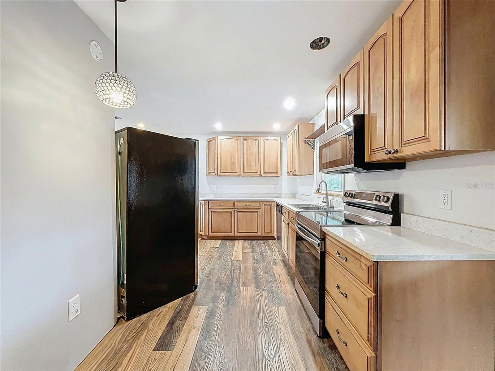 Listing photo id 12 for 9421 Sunshine Grove Road