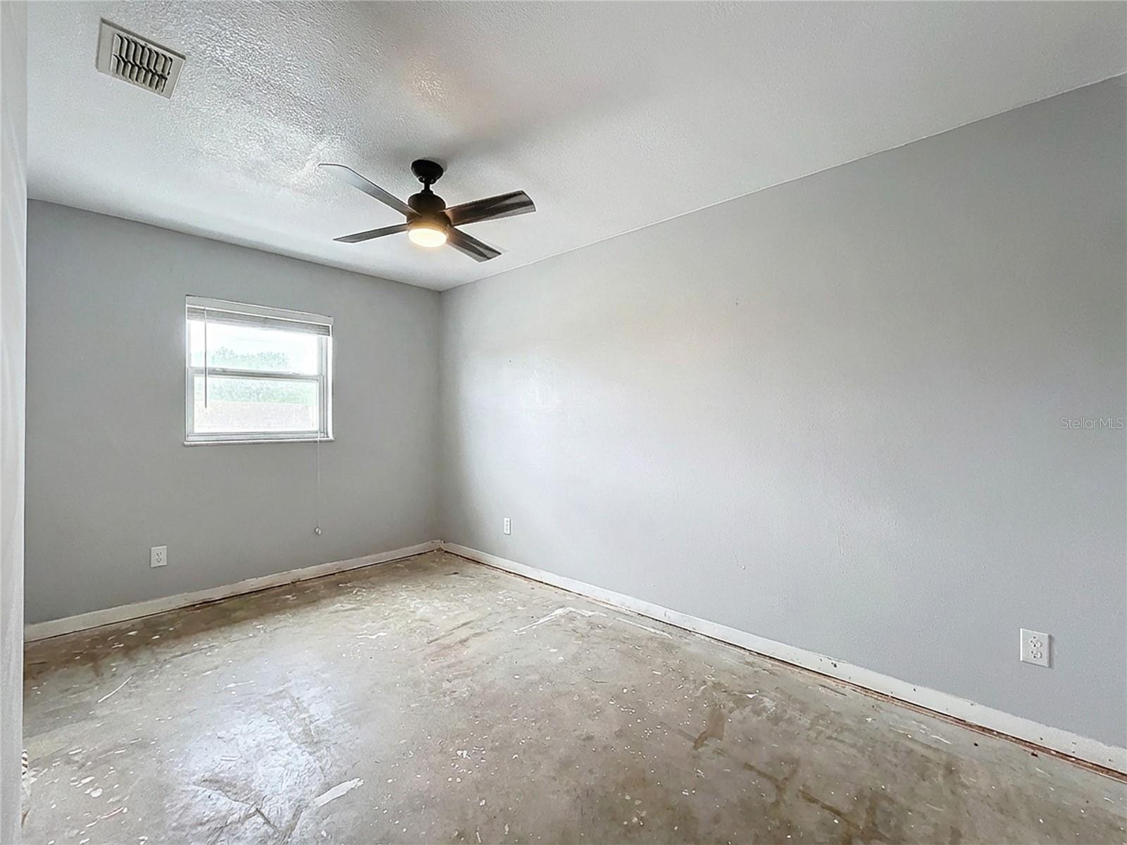 Listing photo id 16 for 9421 Sunshine Grove Road