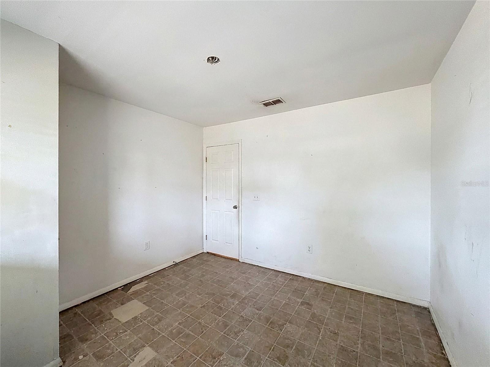 Listing photo id 21 for 9421 Sunshine Grove Road