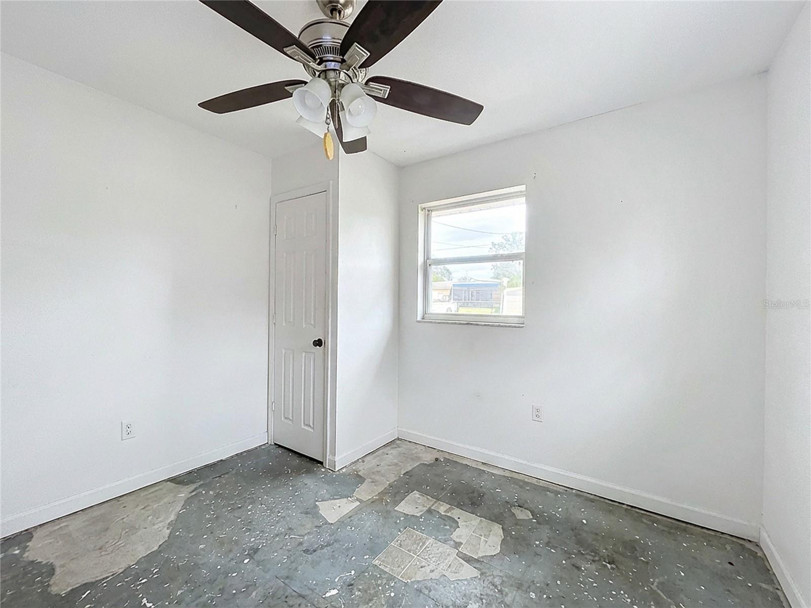 Listing photo id 23 for 9421 Sunshine Grove Road