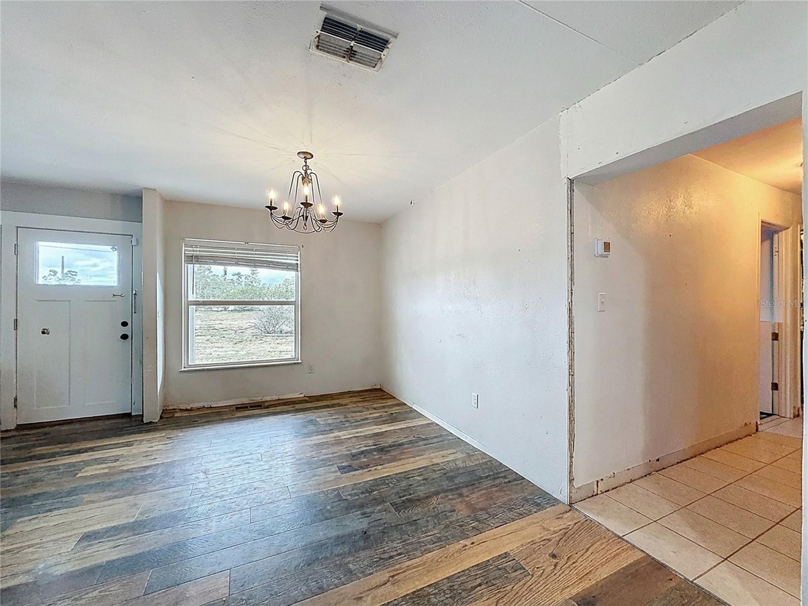 Listing photo id 7 for 9421 Sunshine Grove Road