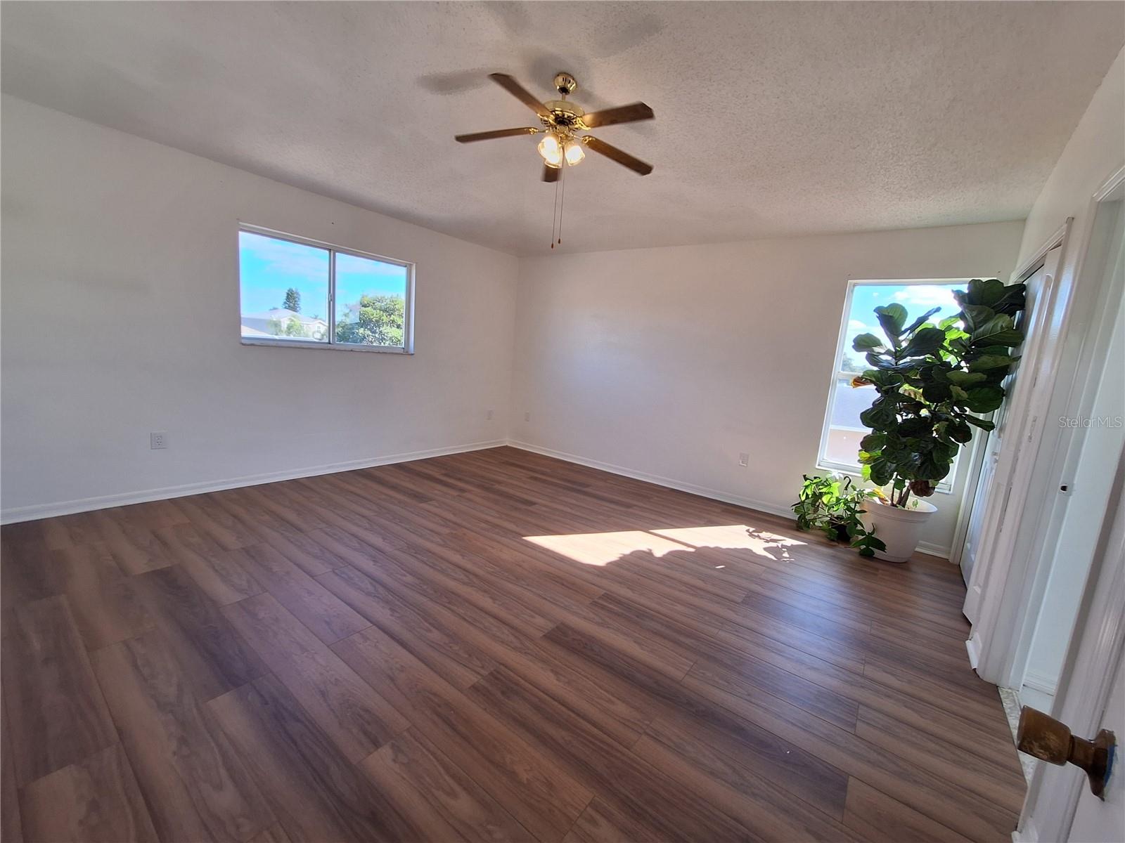 Image 13 of 88 For 10218 Barnett Loop