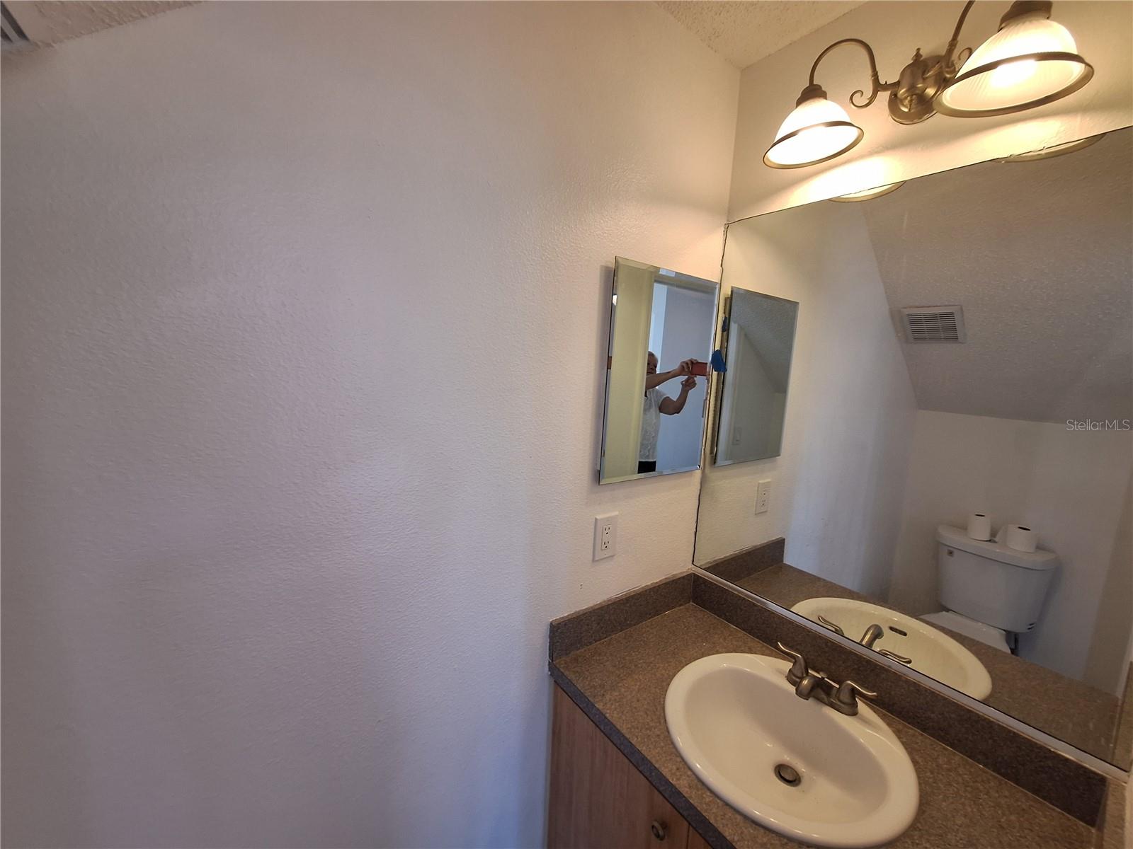 Image 16 of 88 For 10218 Barnett Loop