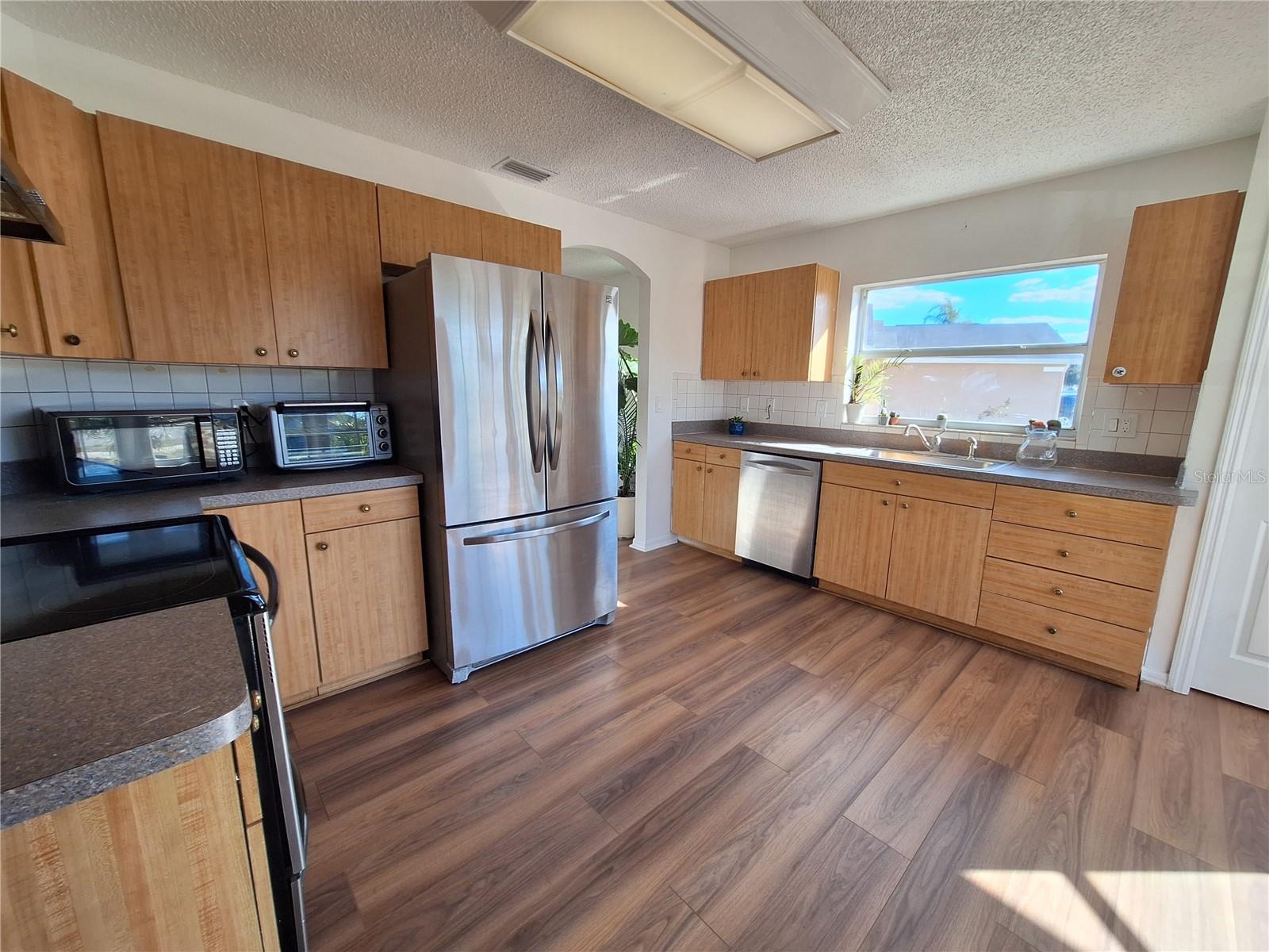 Image 18 of 88 For 10218 Barnett Loop