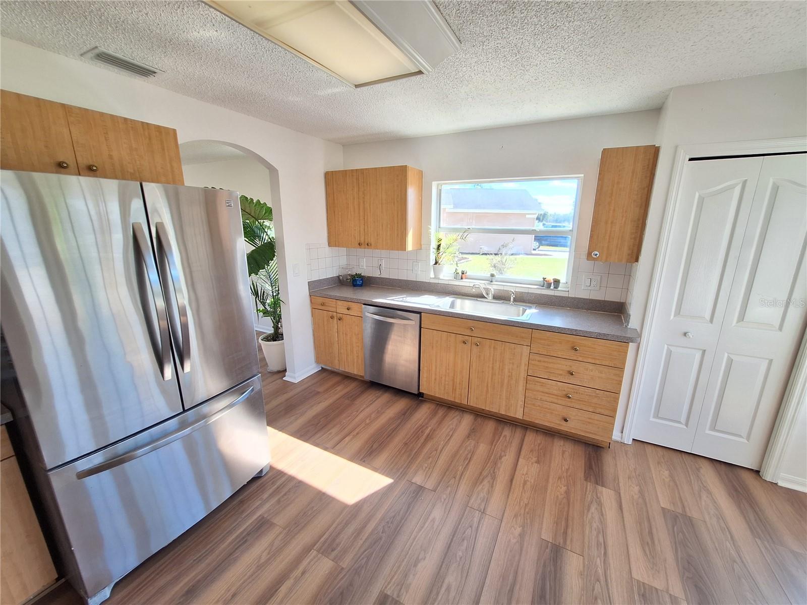 Image 19 of 88 For 10218 Barnett Loop