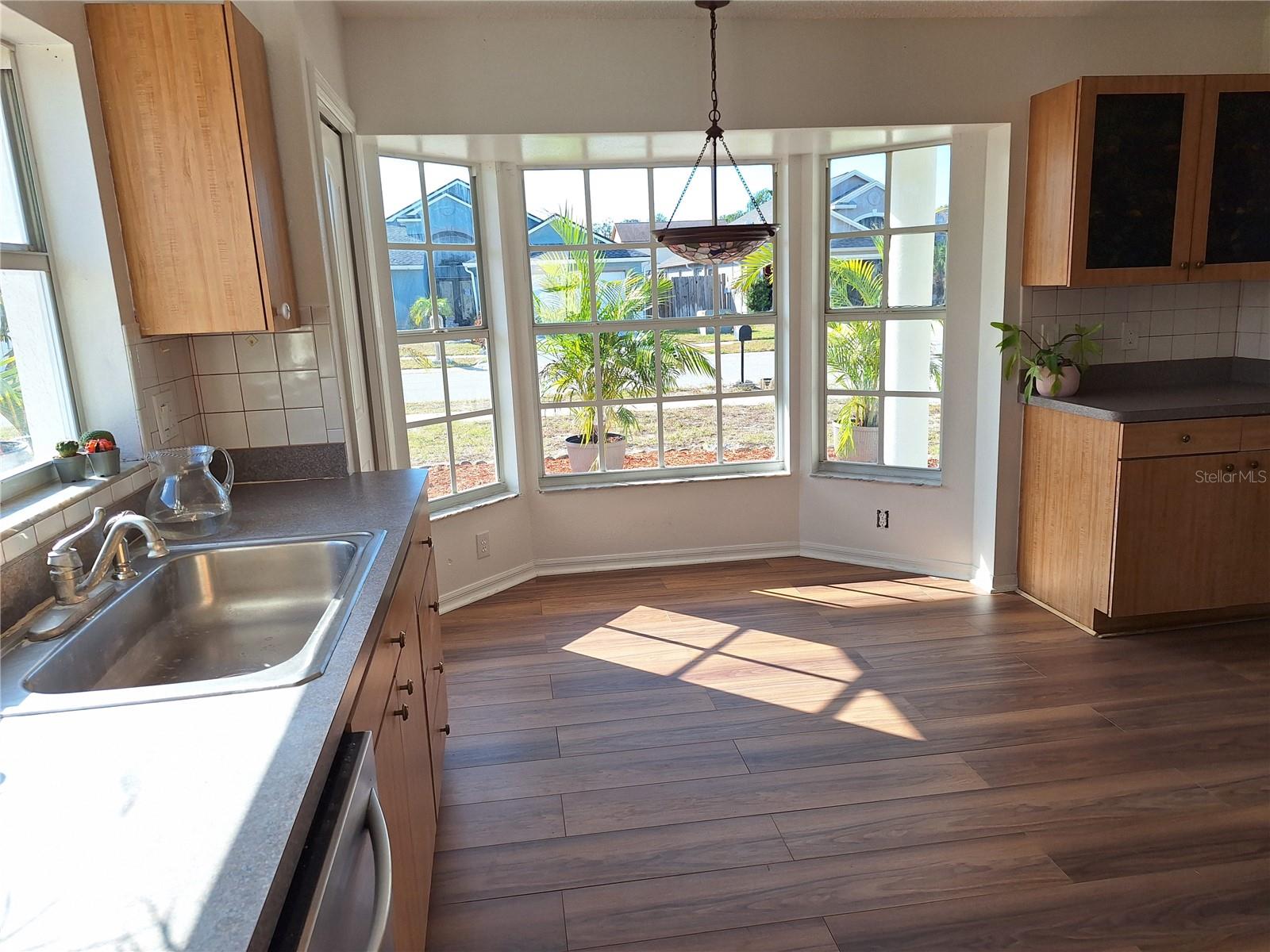 Image 22 of 88 For 10218 Barnett Loop