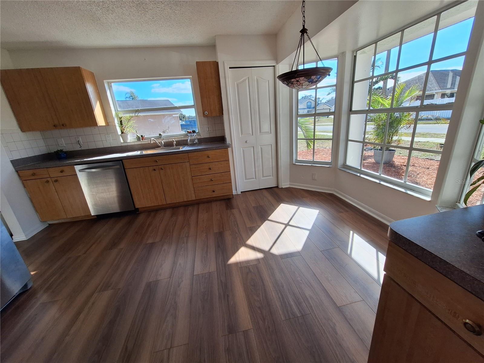 Image 25 of 88 For 10218 Barnett Loop