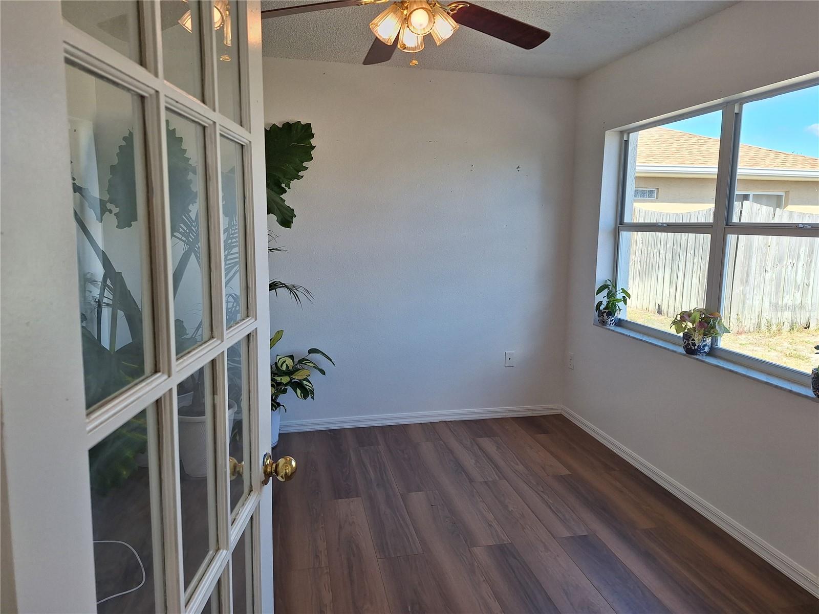 Image 31 of 88 For 10218 Barnett Loop