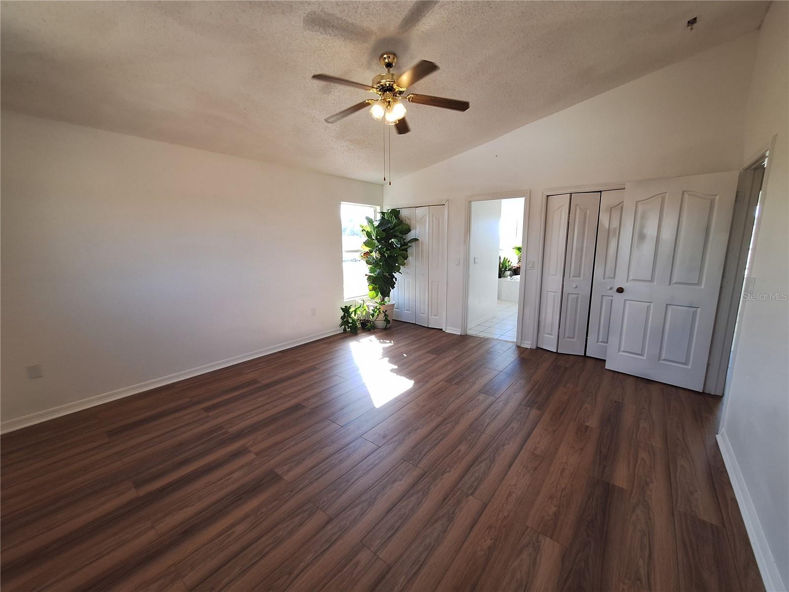 Image 37 of 88 For 10218 Barnett Loop