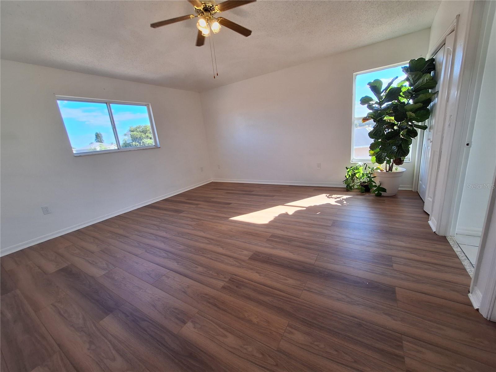 Image 38 of 88 For 10218 Barnett Loop