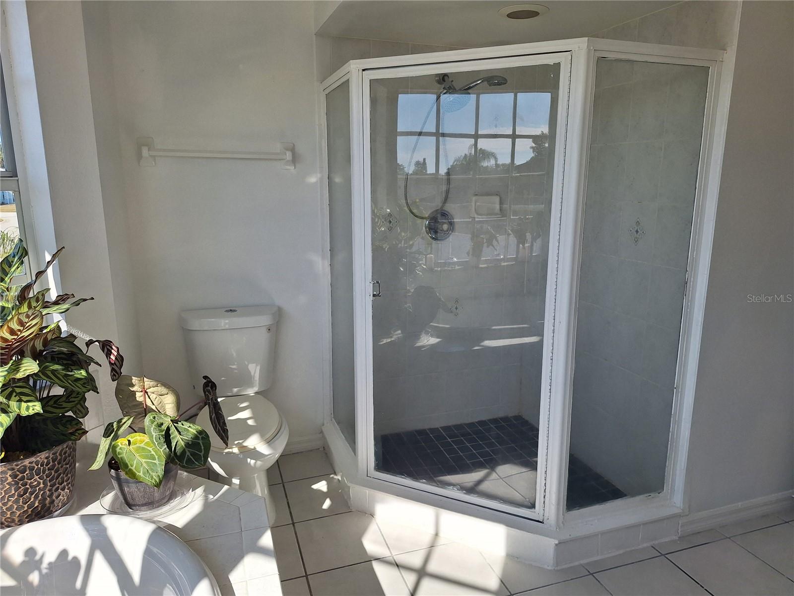 Image 47 of 88 For 10218 Barnett Loop