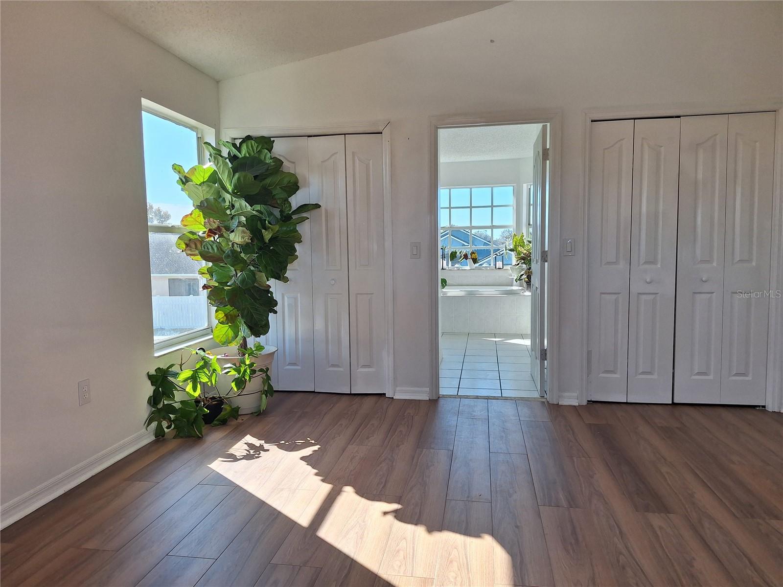 Image 49 of 88 For 10218 Barnett Loop