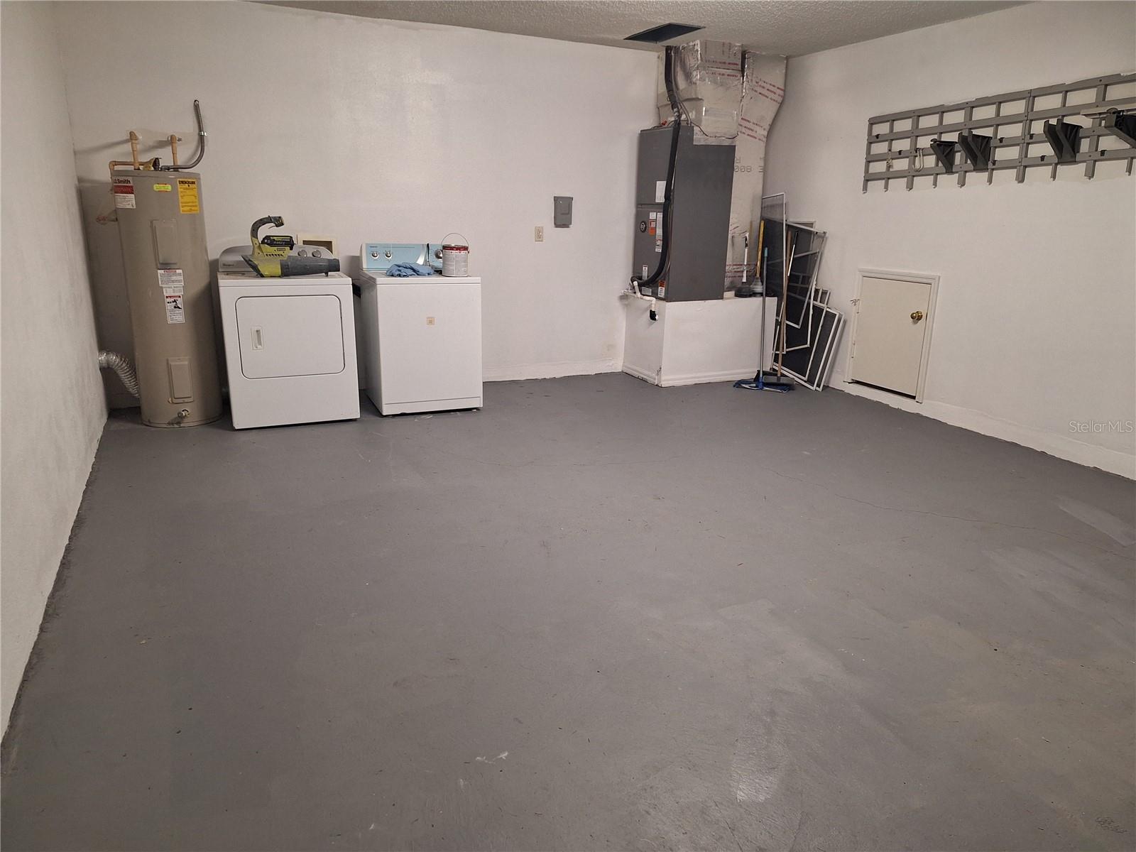 Image 66 of 88 For 10218 Barnett Loop