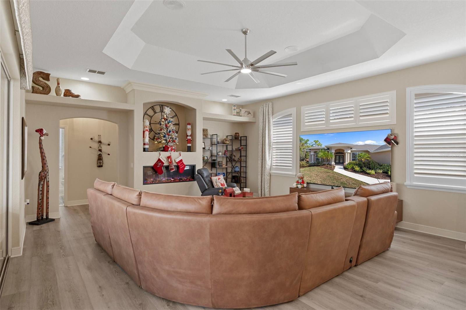 Image 18 of 64 For 13097 Pastore Court