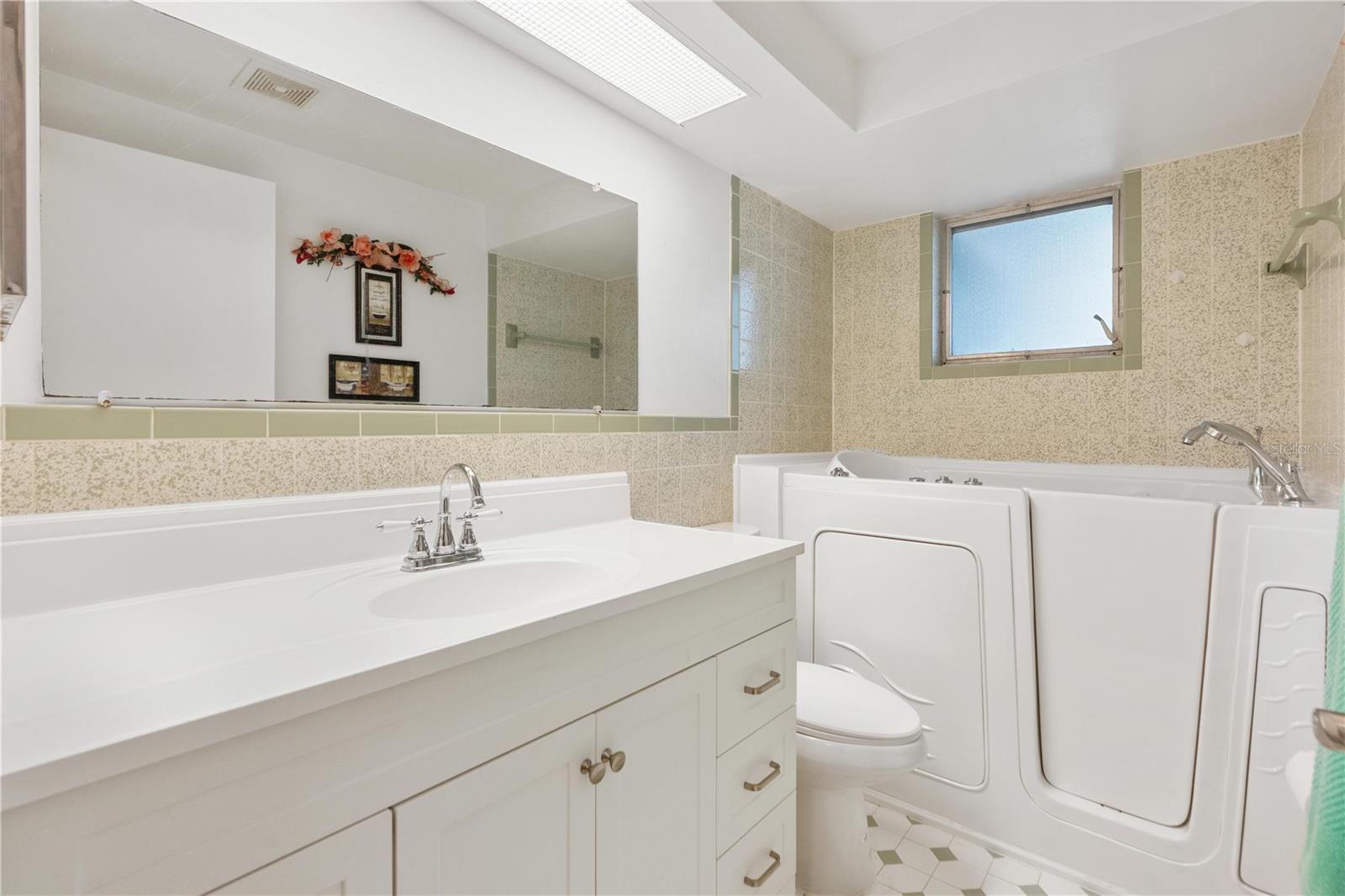 Image 12 of 31 For 6403 Edenmore Avenue