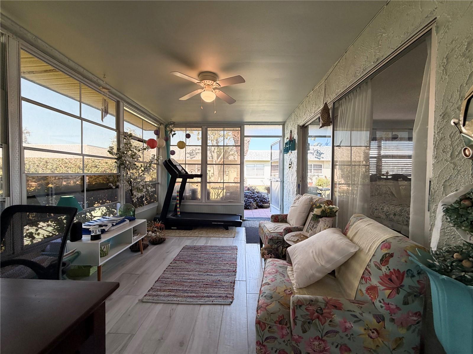 Image 26 of 41 For 9615 Brassie Court