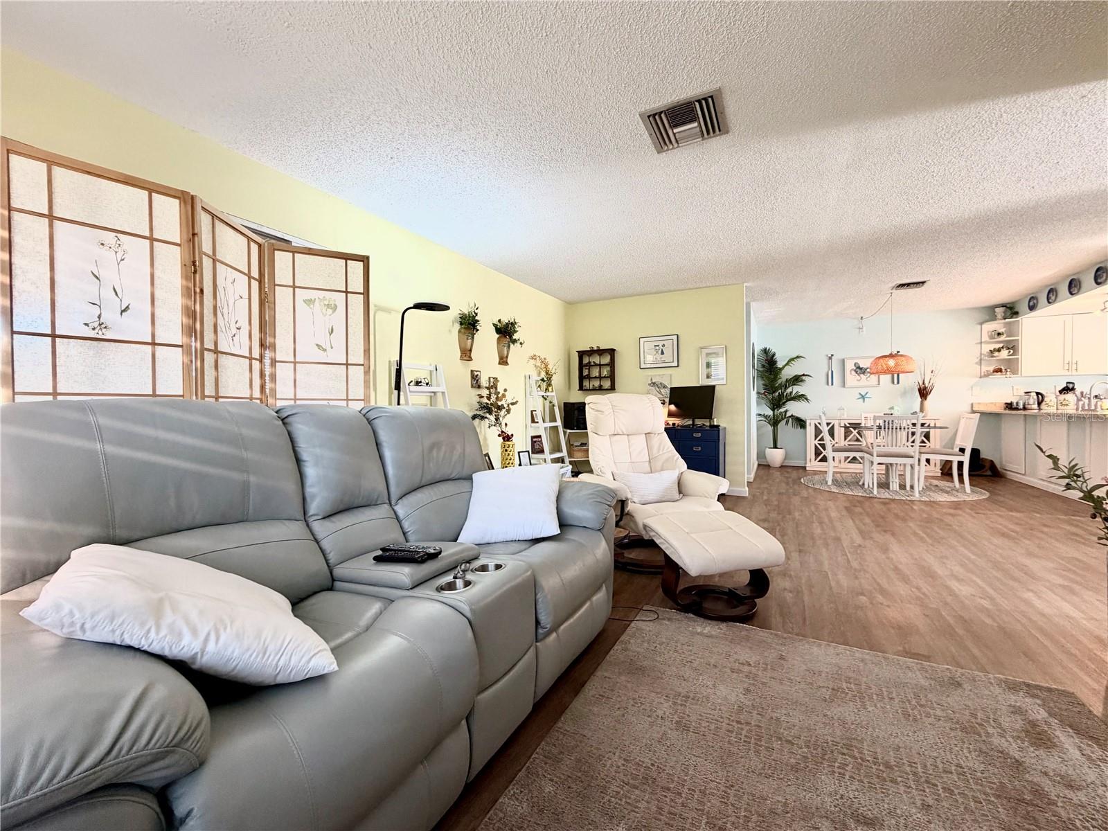 Image 9 of 41 For 9615 Brassie Court