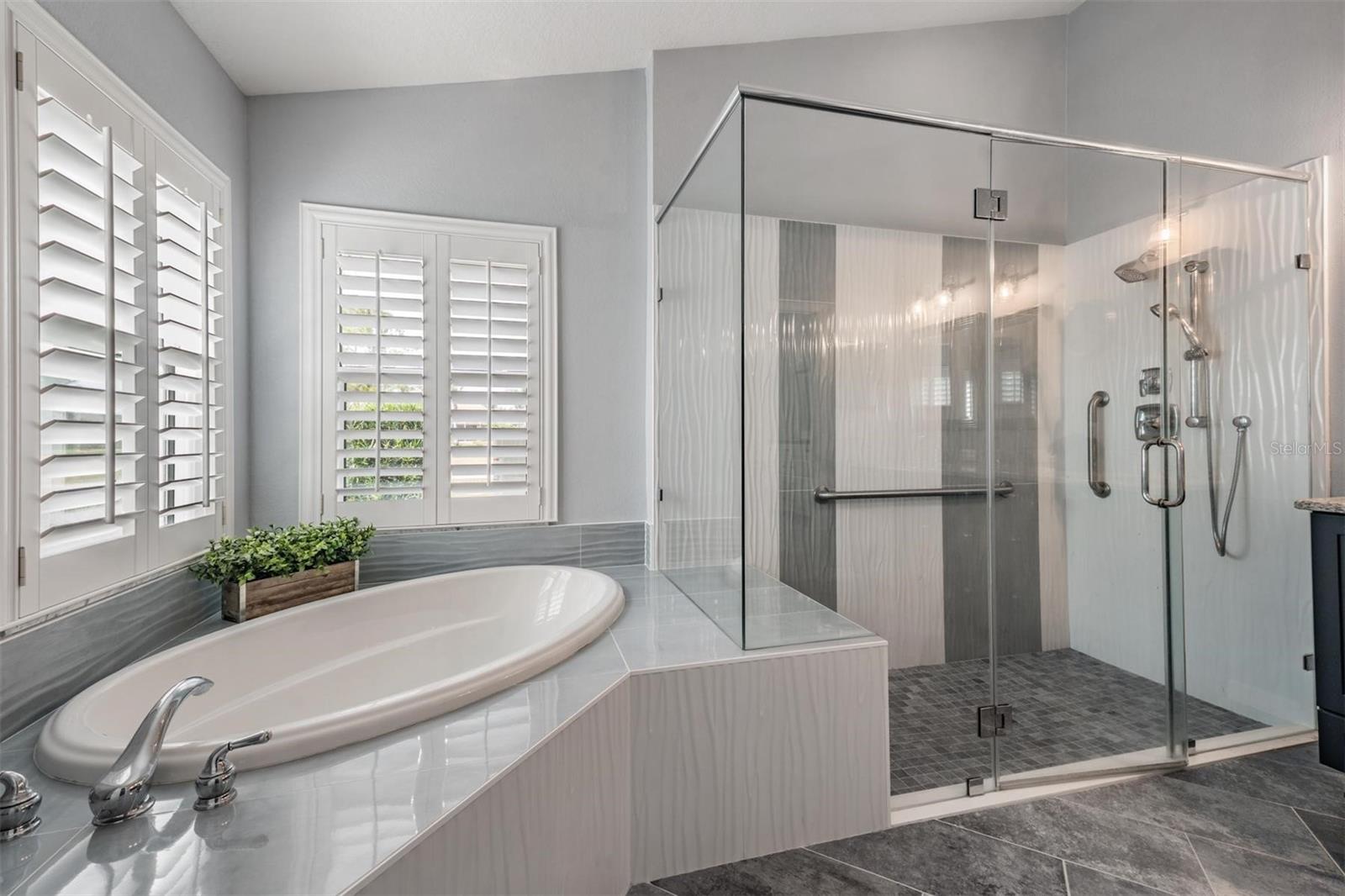 Image 18 of 55 For 1043 Dustan Place