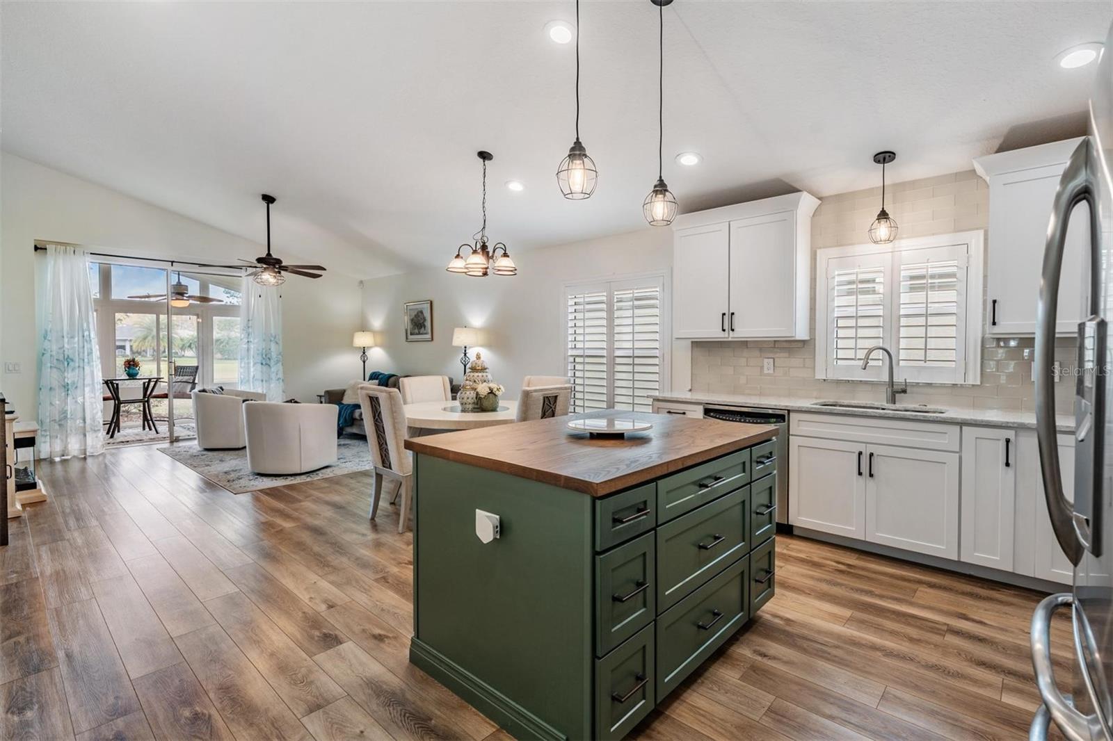 Image 3 of 55 For 1043 Dustan Place