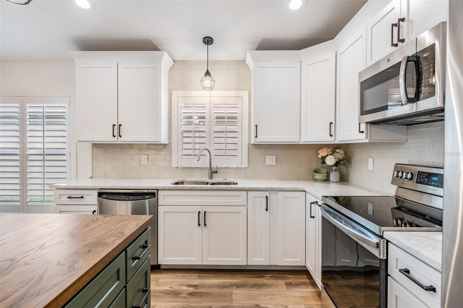 Image 6 of 55 For 1043 Dustan Place