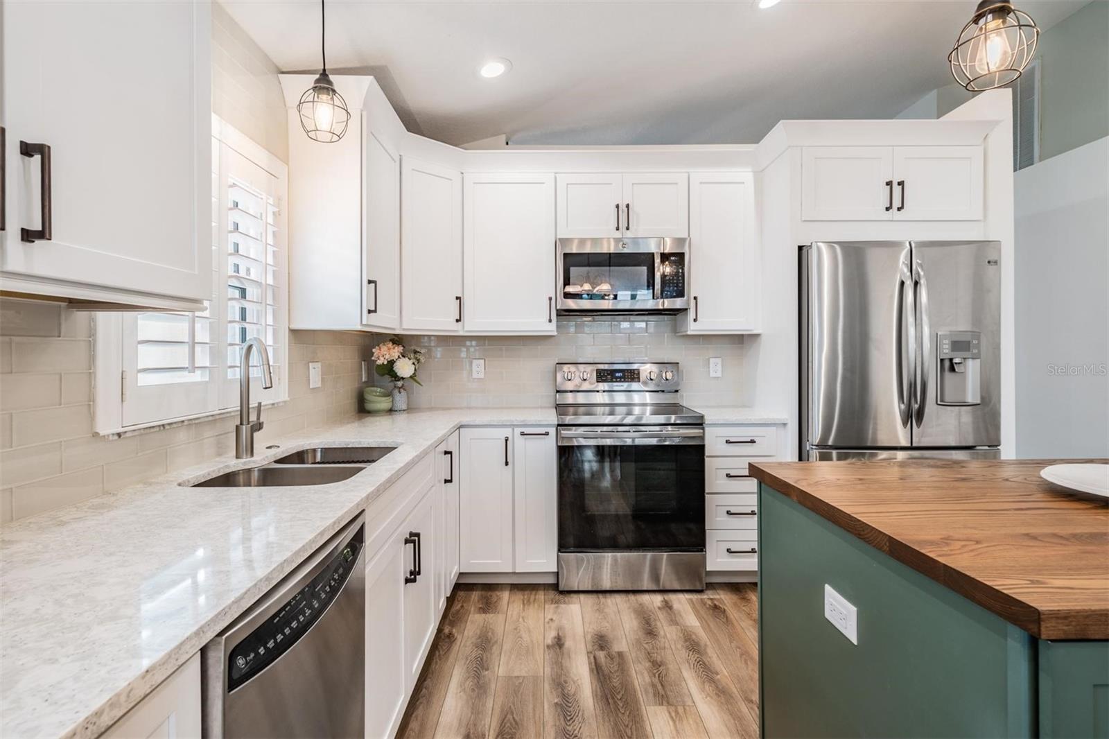 Image 8 of 55 For 1043 Dustan Place