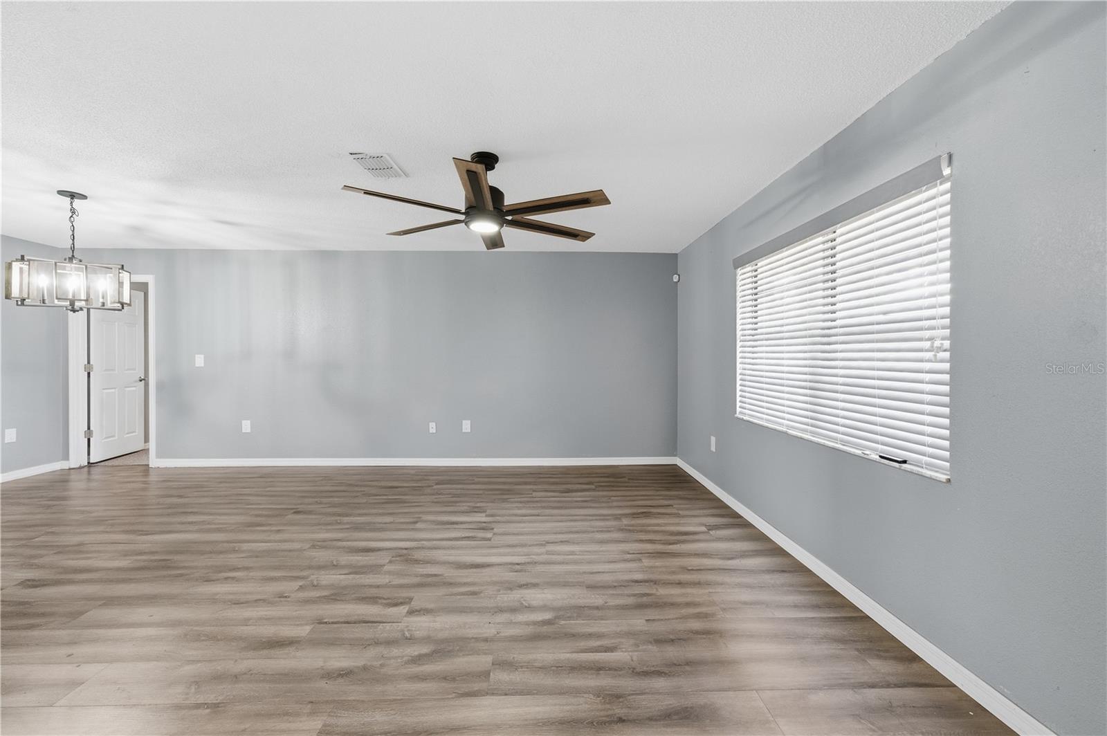 Image 12 of 41 For 8403 Elgrove Street