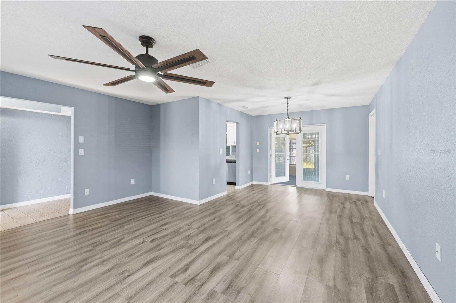 Image 14 of 41 For 8403 Elgrove Street