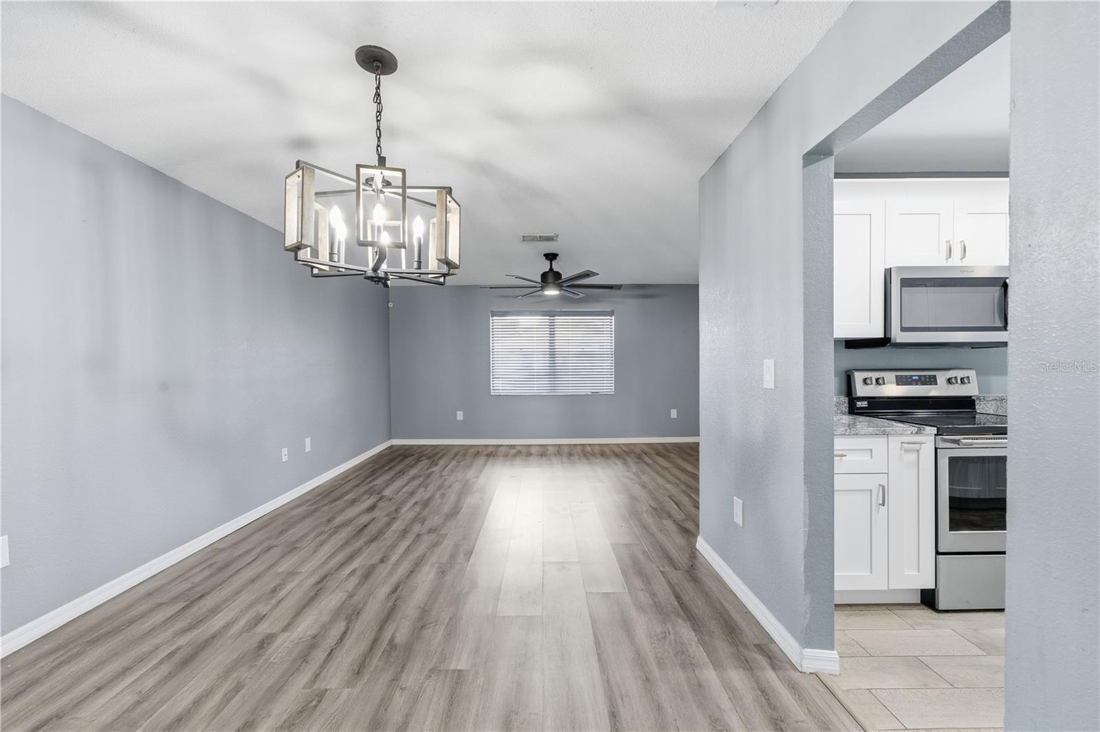 Image 15 of 41 For 8403 Elgrove Street