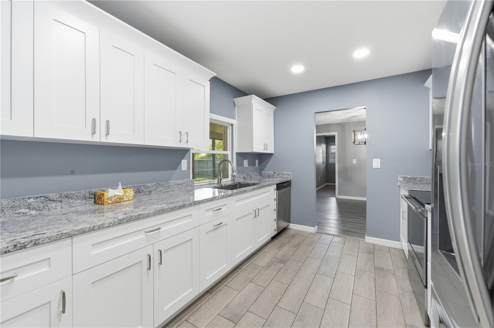 Image 18 of 41 For 8403 Elgrove Street