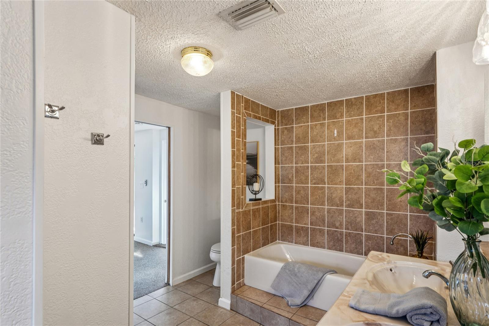 Image 4 of 55 For 7014 Brentwood Drive