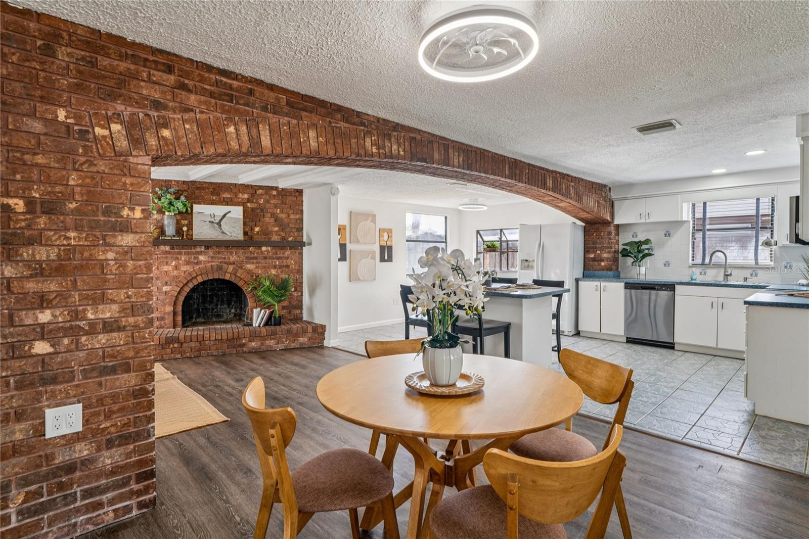 Image 6 of 55 For 7014 Brentwood Drive