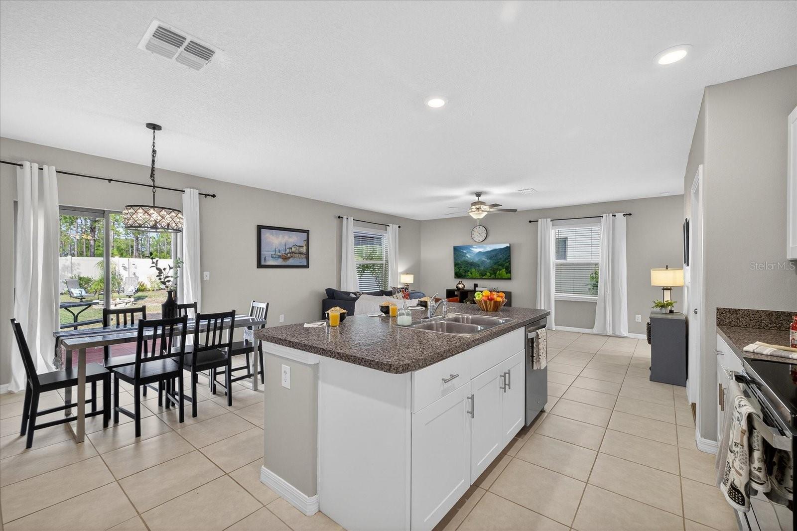 Image 11 of 59 For 6115 Apple Snail Avenue