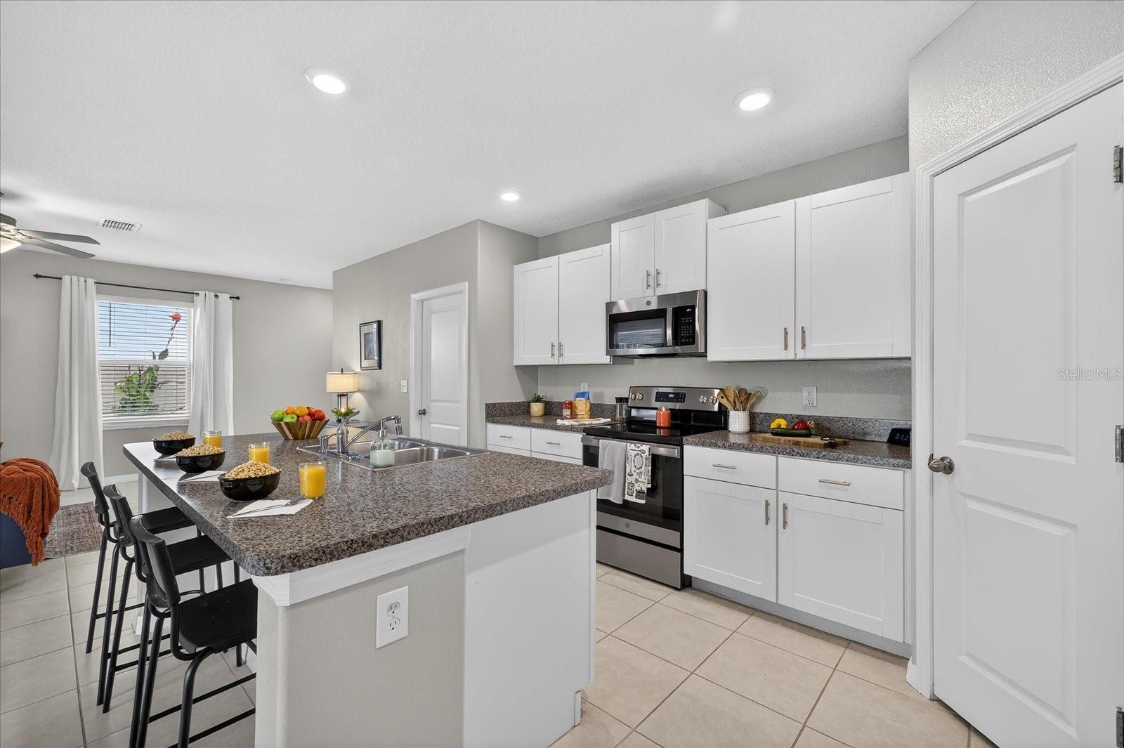 Image 12 of 59 For 6115 Apple Snail Avenue