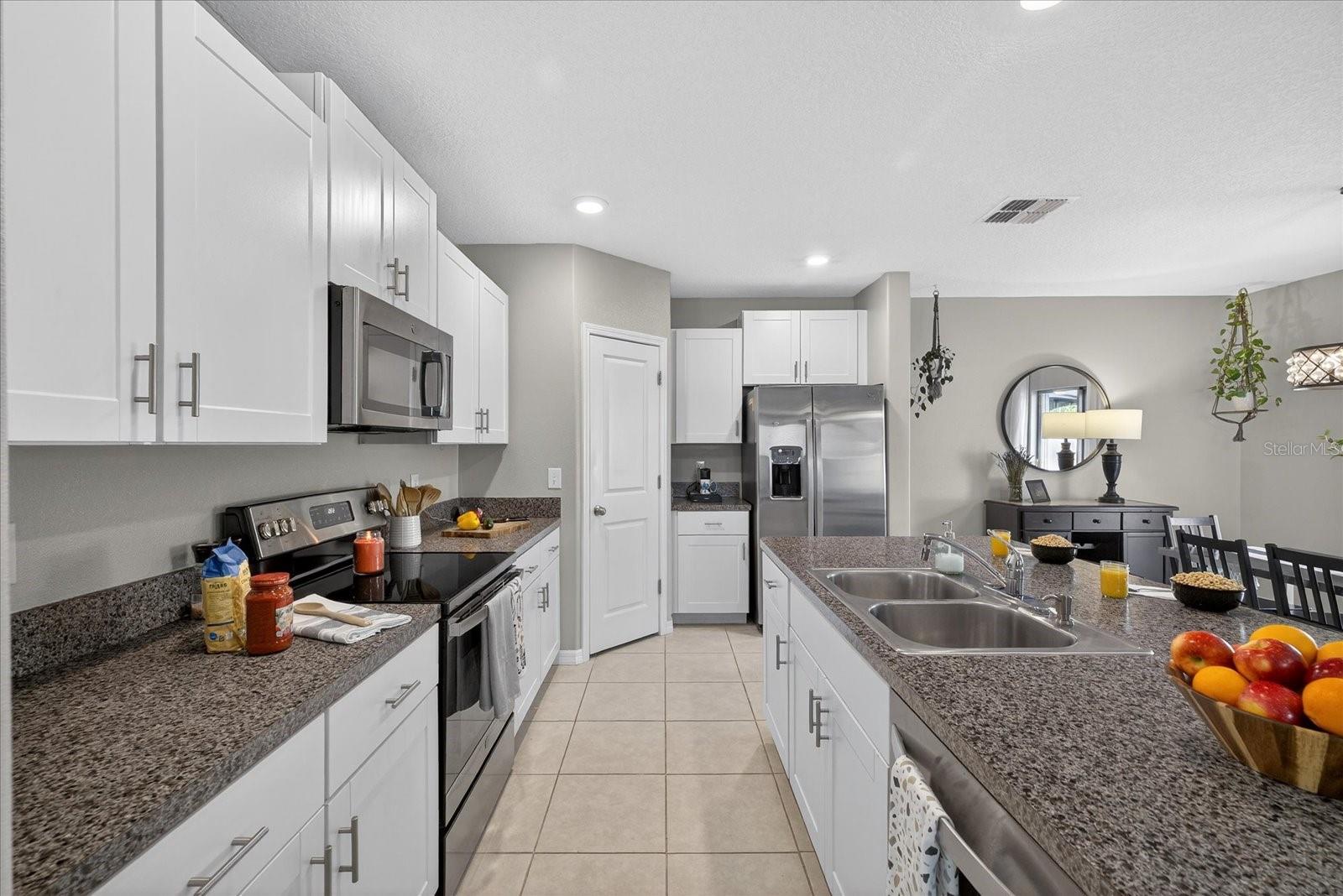 Image 5 of 59 For 6115 Apple Snail Avenue