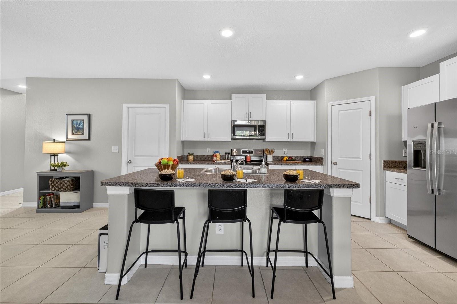 Image 6 of 59 For 6115 Apple Snail Avenue