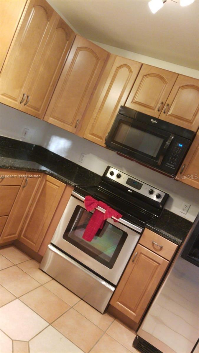 Image 6 of 15 For 12368 Shady Spring Way 108