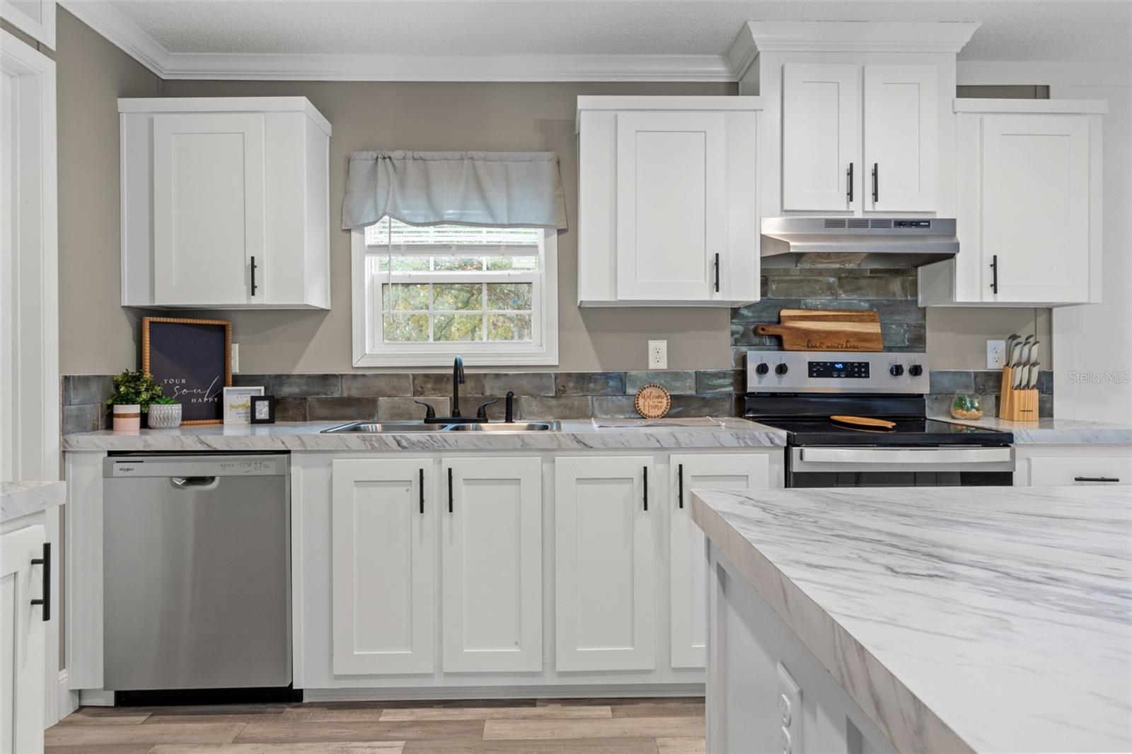 Image 3 of 49 For 14235 Hurricane Drive