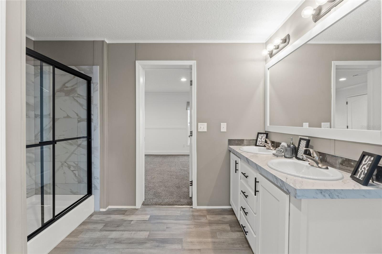 Image 33 of 49 For 14235 Hurricane Drive