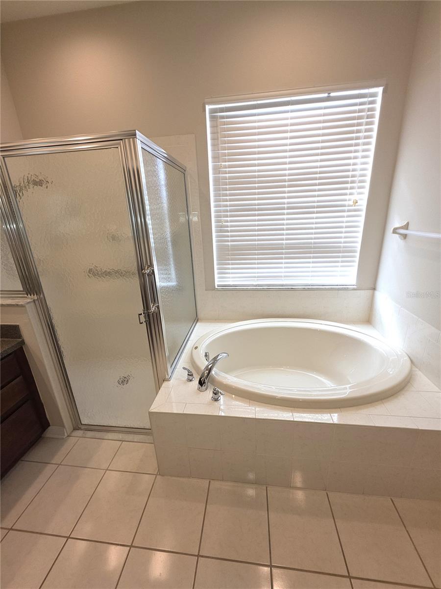 Image 15 of 31 For 617 Glastonbury Court