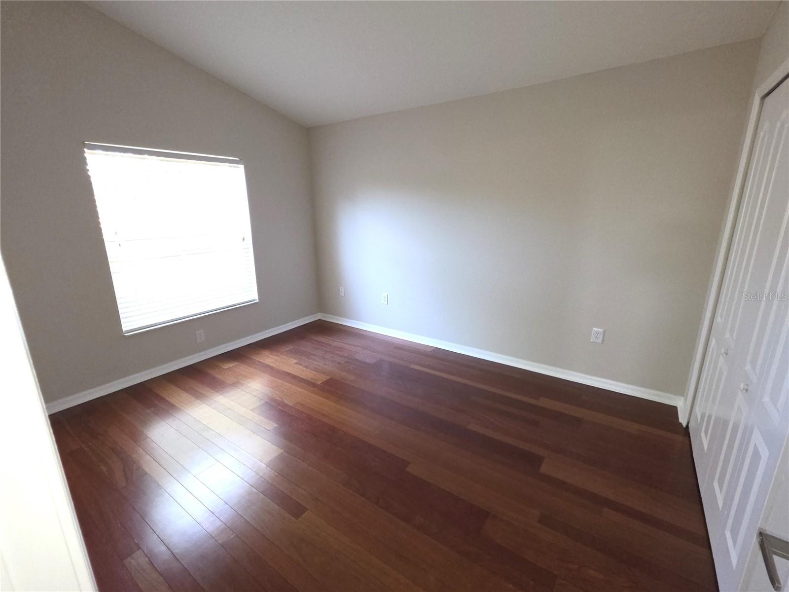 Image 16 of 31 For 617 Glastonbury Court