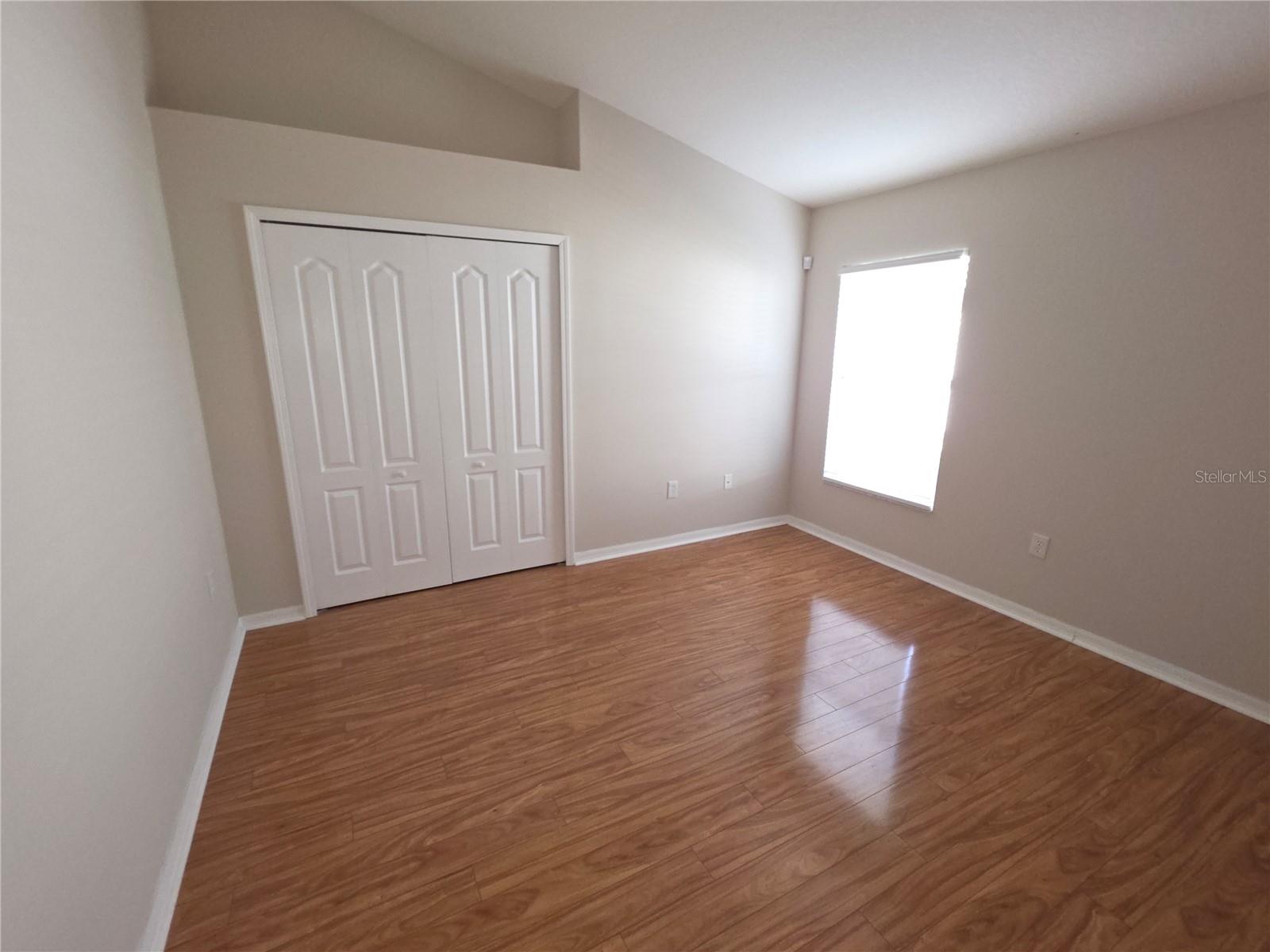 Image 18 of 31 For 617 Glastonbury Court