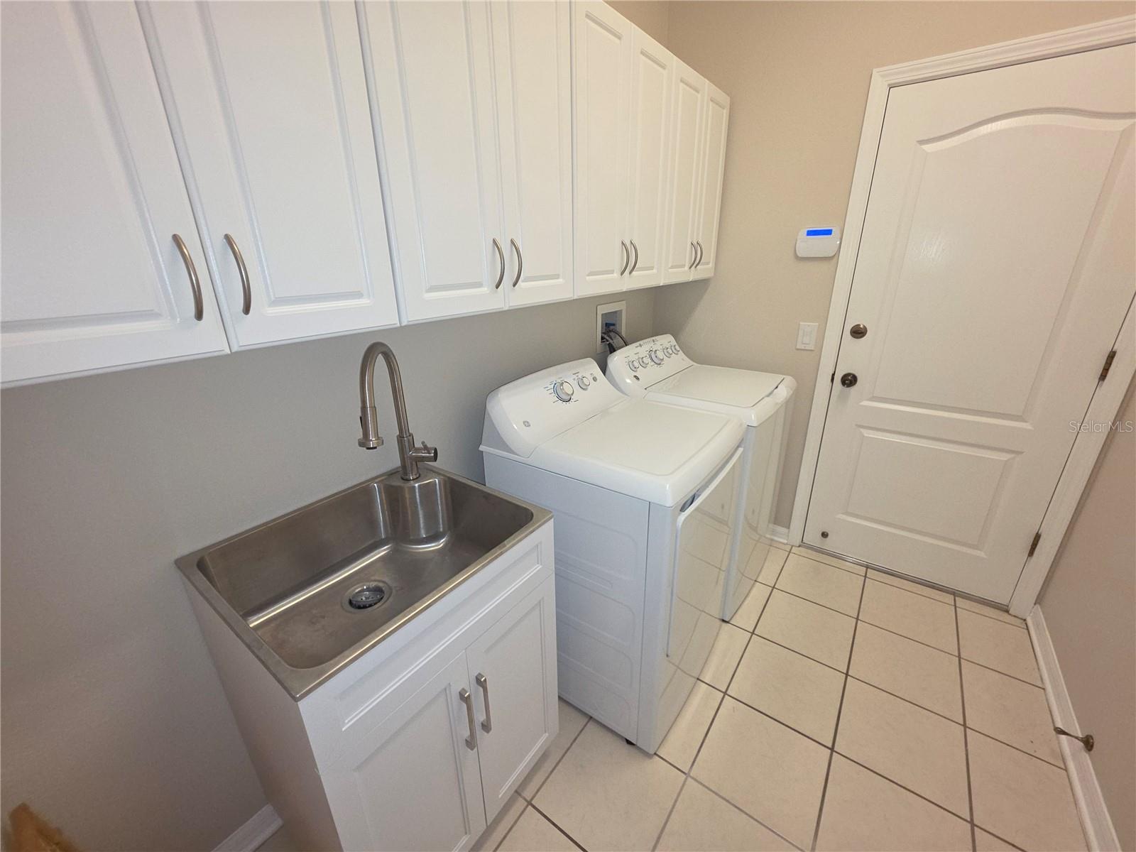 Image 21 of 31 For 617 Glastonbury Court