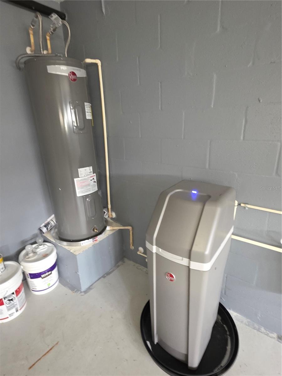 Image 23 of 31 For 617 Glastonbury Court